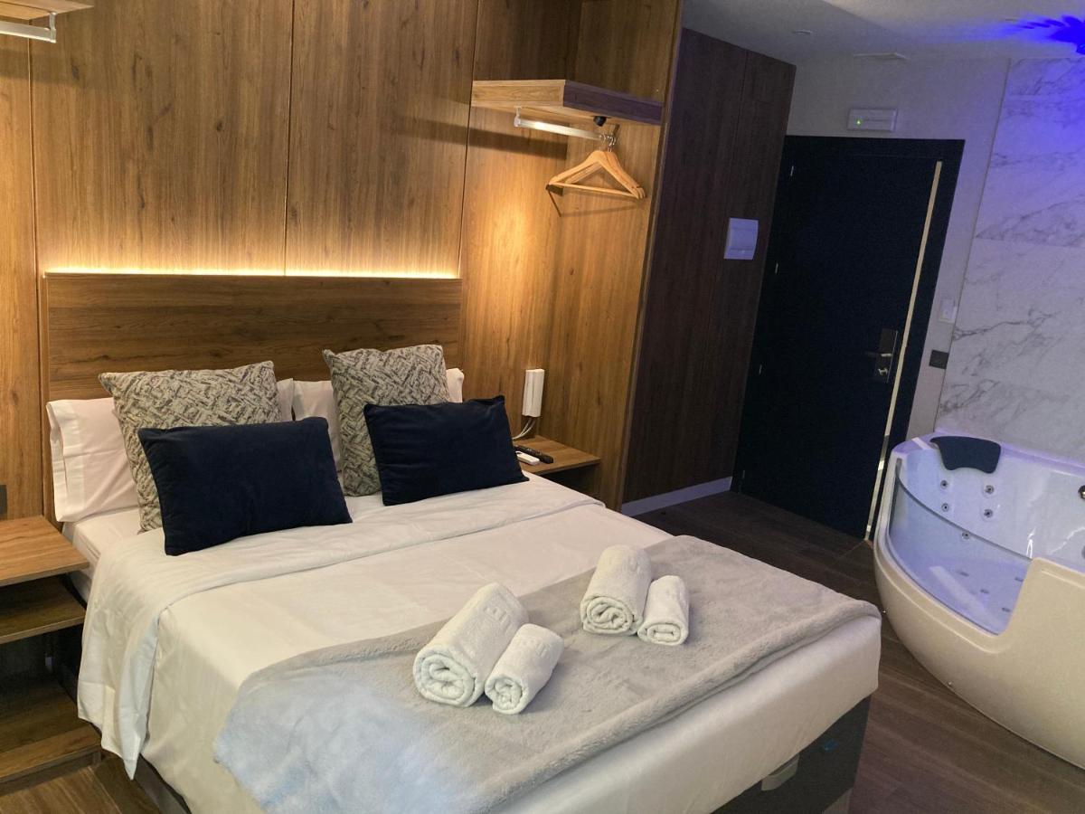 Daos & Terrace Marbella
